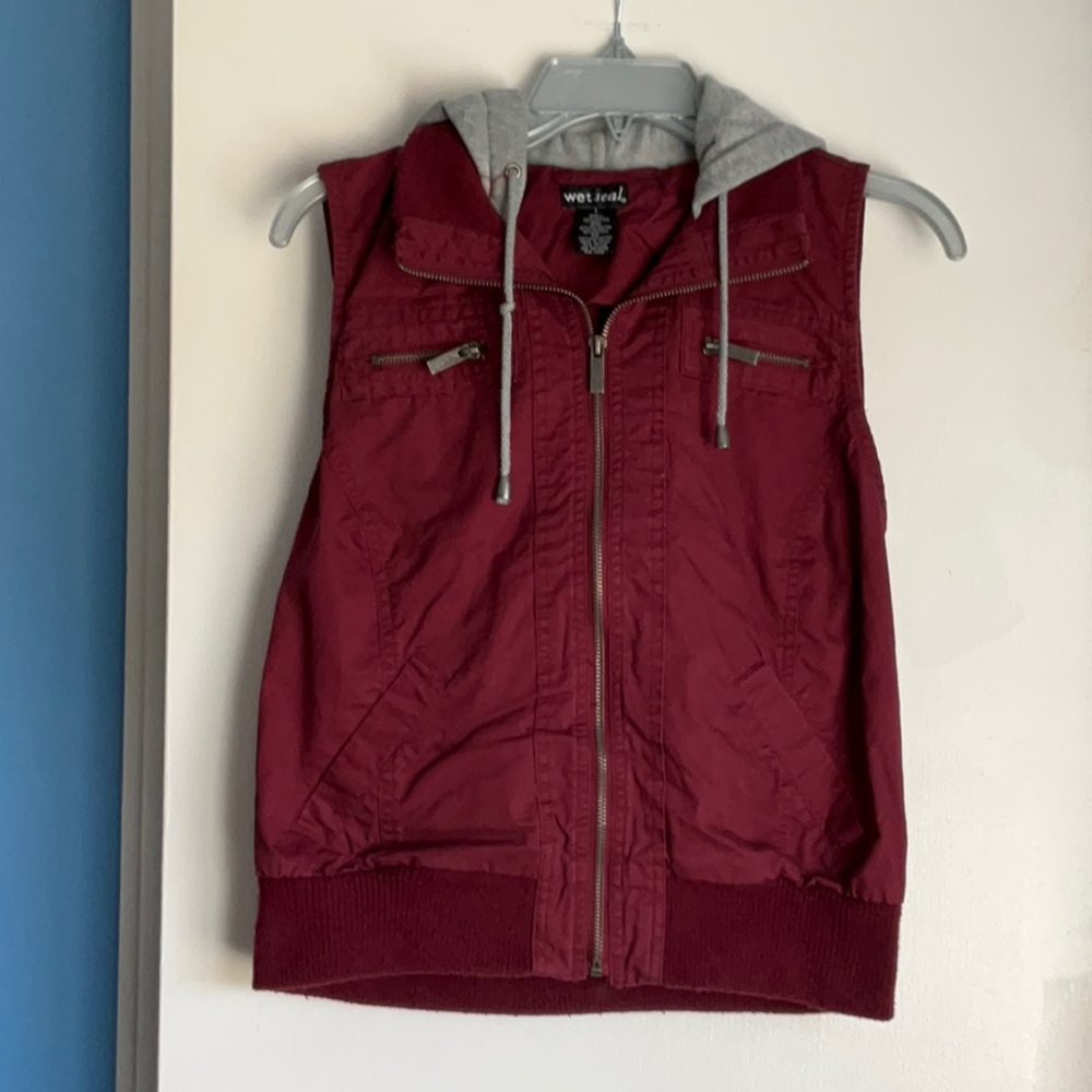 Wet Seal Juniors Hooded Vest